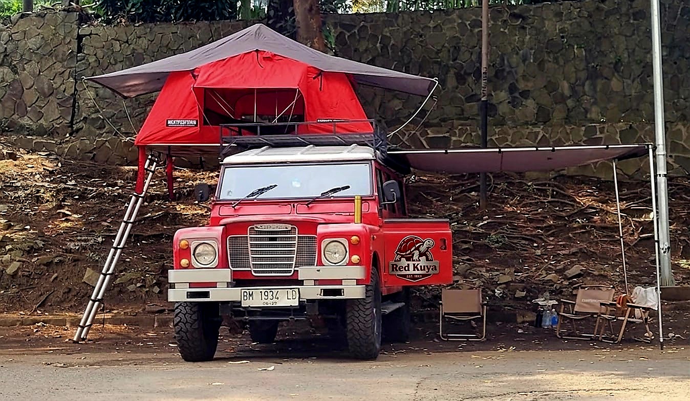 Red Kuya Land Rover Overland Camping